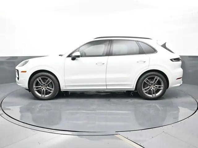2025 Porsche Cayenne Standard