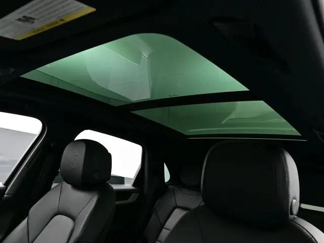 2025 Porsche Cayenne Standard