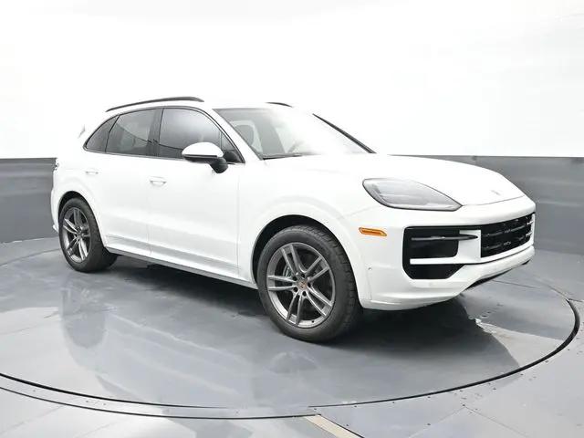2025 Porsche Cayenne Standard