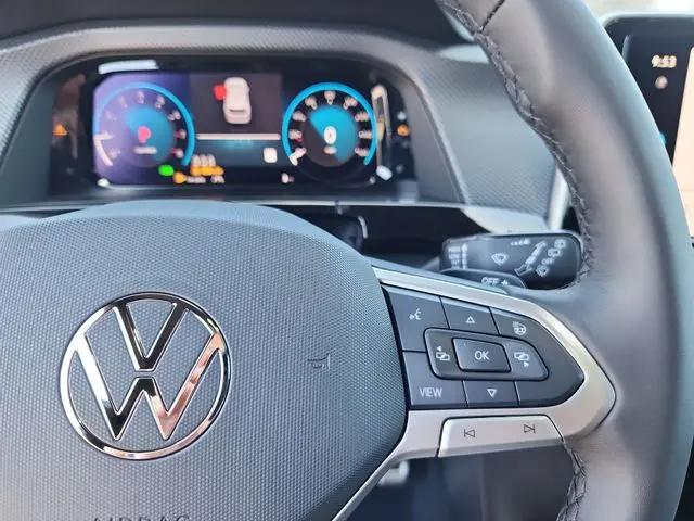 2026 Volkswagen Atlas Cross Sport SEL Premium R-Line
