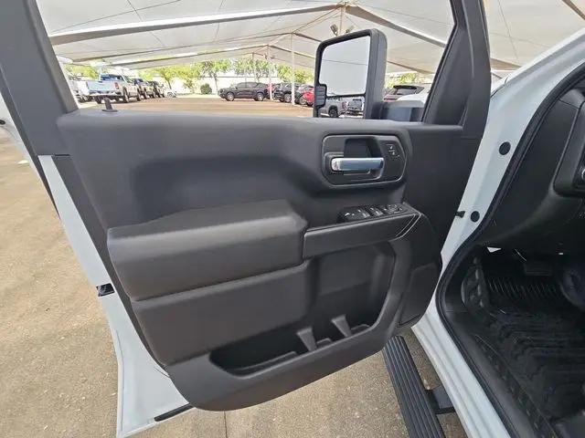 2026 GMC Sierra 2500HD Crew Cab, Long Bed, Pro, 4WD