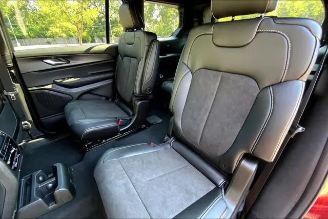 2025 Jeep Grand Cherokee L Altitude X 4x4
