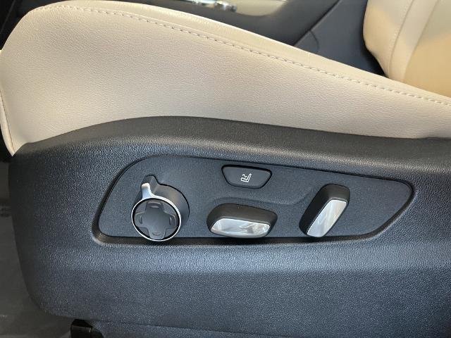 2025 Cadillac XT4 AWD Premium Luxury