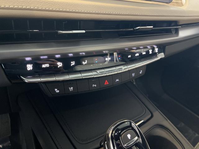 2025 Cadillac XT4 AWD Premium Luxury