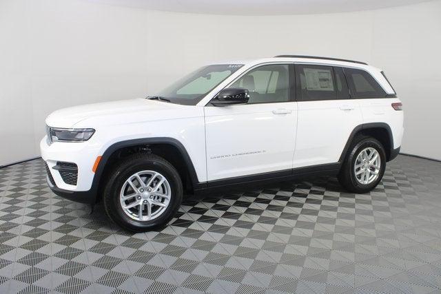 2025 Jeep Grand Cherokee GRAND CHEROKEE LAREDO X 4X4