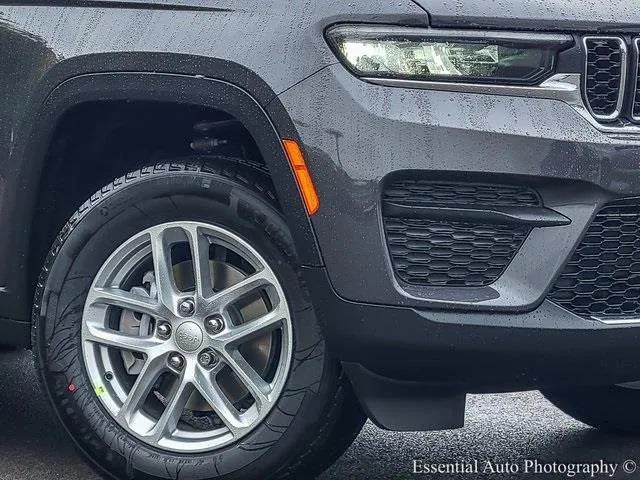 2025 Jeep Grand Cherokee GRAND CHEROKEE LAREDO X 4X4