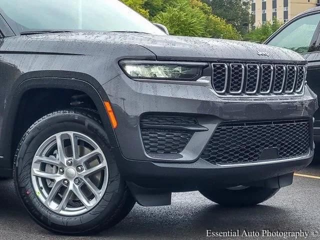 2025 Jeep Grand Cherokee GRAND CHEROKEE LAREDO X 4X4