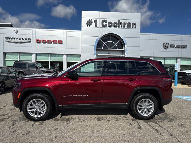 2025 Jeep Grand Cherokee GRAND CHEROKEE LAREDO X 4X4