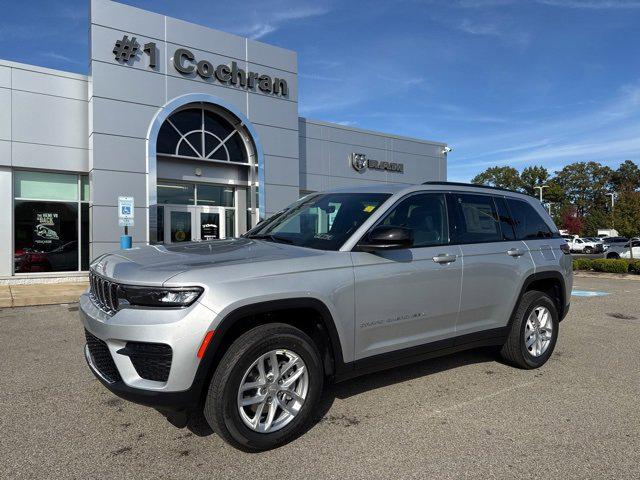 2025 Jeep Grand Cherokee GRAND CHEROKEE LAREDO X 4X4