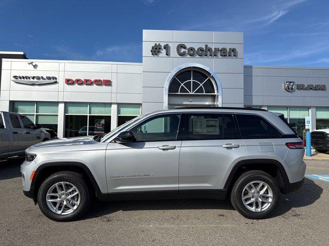 2025 Jeep Grand Cherokee GRAND CHEROKEE LAREDO X 4X4