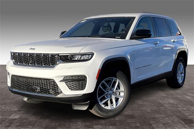 2025 Jeep Grand Cherokee GRAND CHEROKEE LAREDO X 4X4