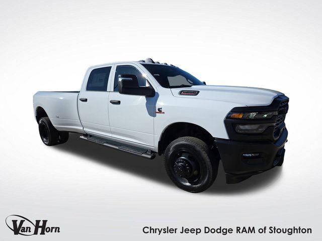 2026 RAM Ram 3500 RAM 3500 TRADESMAN CREW CAB 4X4 8 BOX