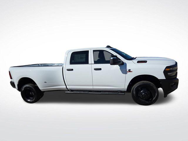 2026 RAM Ram 3500 RAM 3500 TRADESMAN CREW CAB 4X4 8 BOX