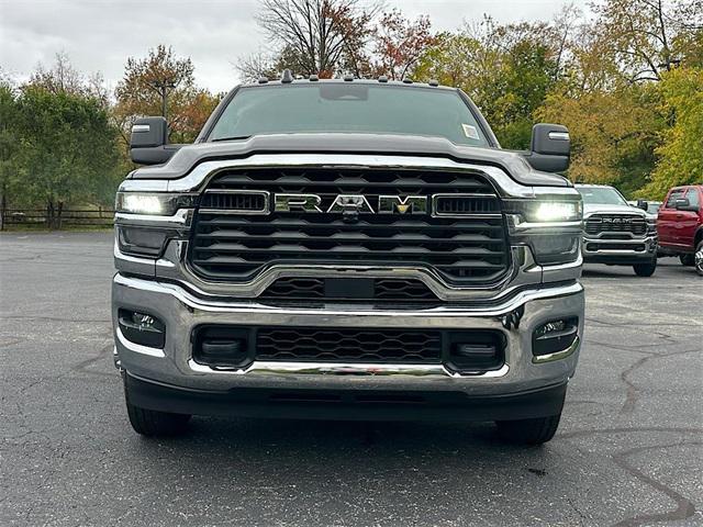 2026 RAM Ram 3500 Chassis Cab RAM 3500 TRADESMAN CREW CAB CHASSIS 4X4 60 CA 2026 RAM Ram 3500 Chassis Cab RAM 3500 TRADESMAN CREW CAB CHASSIS 4X4 60 CA