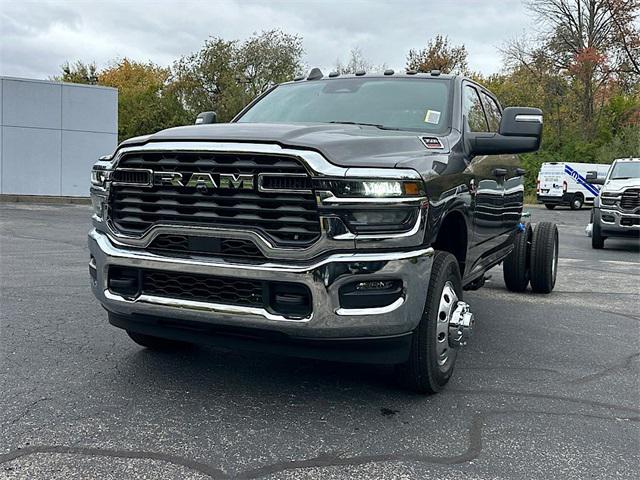 2026 RAM Ram 3500 Chassis Cab RAM 3500 TRADESMAN CREW CAB CHASSIS 4X4 60 CA 2026 RAM Ram 3500 Chassis Cab RAM 3500 TRADESMAN CREW CAB CHASSIS 4X4 60 CA
