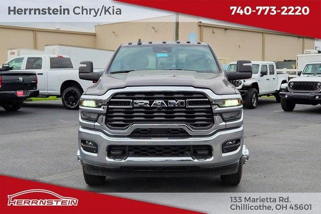 2026 RAM Ram 3500 RAM 3500 TRADESMAN CREW CAB 4X4 8 BOX