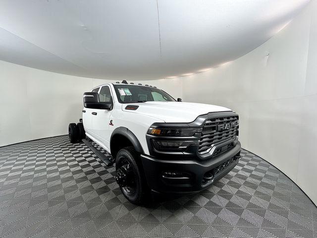 2026 RAM Ram 3500 Chassis Cab RAM 3500 TRADESMAN CREW CAB CHASSIS 4X4 60 CA 2026 RAM Ram 3500 Chassis Cab RAM 3500 TRADESMAN CREW CAB CHASSIS 4X4 60 CA