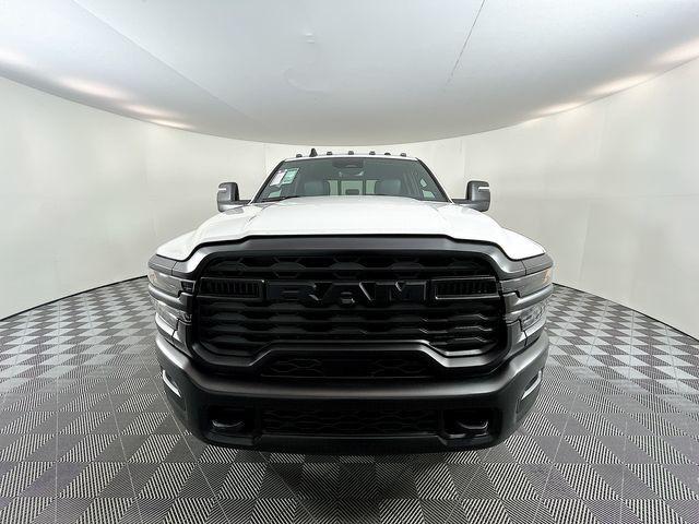 2026 RAM Ram 3500 Chassis Cab RAM 3500 TRADESMAN CREW CAB CHASSIS 4X4 60 CA 2026 RAM Ram 3500 Chassis Cab RAM 3500 TRADESMAN CREW CAB CHASSIS 4X4 60 CA