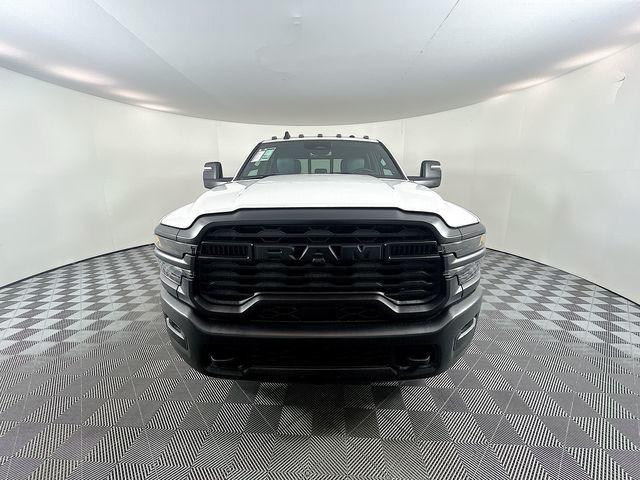 2026 RAM Ram 3500 Chassis Cab RAM 3500 TRADESMAN CREW CAB CHASSIS 4X4 60 CA 2026 RAM Ram 3500 Chassis Cab RAM 3500 TRADESMAN CREW CAB CHASSIS 4X4 60 CA