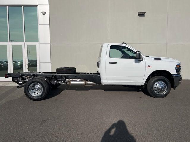 2026 RAM Ram 3500 Chassis Cab RAM 3500 TRADESMAN CHASSIS REGULAR CAB 4X4 84 CA