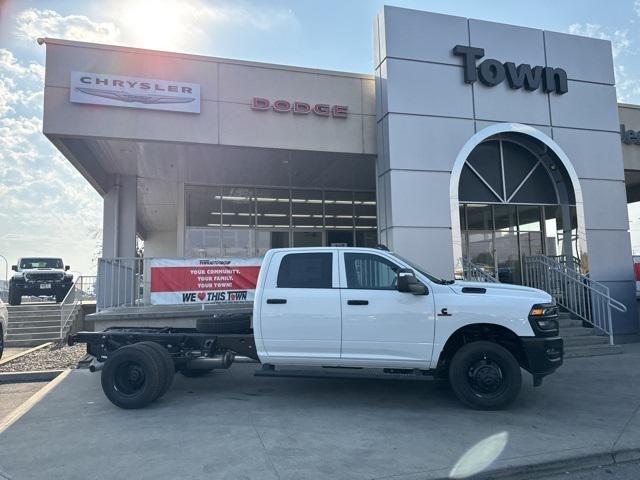 2026 RAM Ram 3500 Chassis Cab RAM 3500 TRADESMAN CREW CAB CHASSIS 4X2 60 CA 2026 RAM Ram 3500 Chassis Cab RAM 3500 TRADESMAN CREW CAB CHASSIS 4X2 60 CA