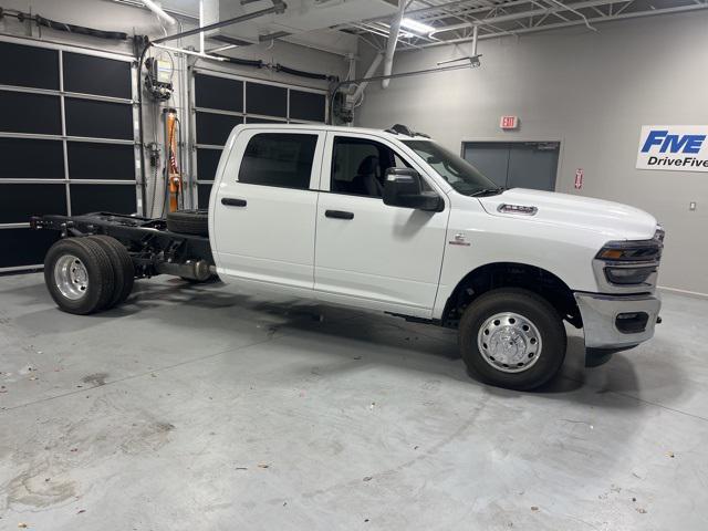 2026 RAM Ram 3500 Chassis Cab RAM 3500 TRADESMAN CREW CAB CHASSIS 4X4 60 CA 2026 RAM Ram 3500 Chassis Cab RAM 3500 TRADESMAN CREW CAB CHASSIS 4X4 60 CA