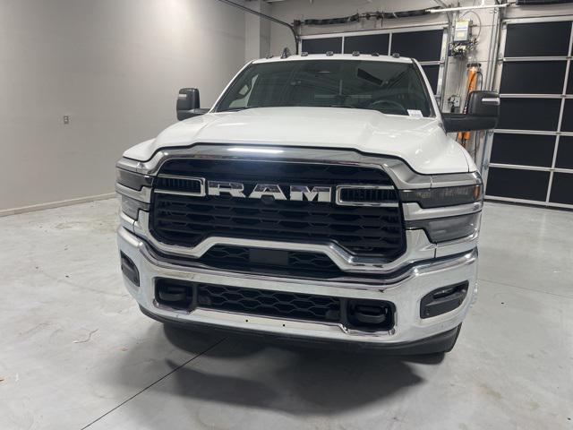 2026 RAM Ram 3500 Chassis Cab RAM 3500 TRADESMAN CREW CAB CHASSIS 4X4 60 CA 2026 RAM Ram 3500 Chassis Cab RAM 3500 TRADESMAN CREW CAB CHASSIS 4X4 60 CA