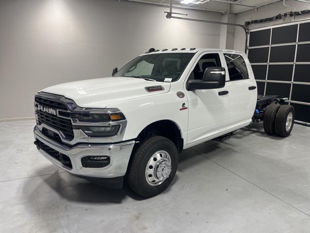 2026 RAM Ram 3500 Chassis Cab RAM 3500 TRADESMAN CREW CAB CHASSIS 4X4 60 CA 2026 RAM Ram 3500 Chassis Cab RAM 3500 TRADESMAN CREW CAB CHASSIS 4X4 60 CA