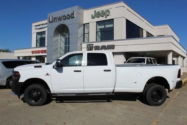 2026 RAM Ram 3500 RAM 3500 TRADESMAN CREW CAB 4X4 8 BOX