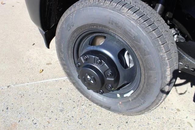 2026 RAM Ram 3500 RAM 3500 TRADESMAN CREW CAB 4X4 8 BOX