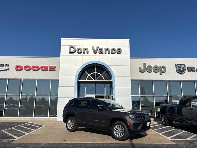 2025 Jeep Grand Cherokee GRAND CHEROKEE LAREDO X 4X4 2025 Jeep Grand Cherokee GRAND CHEROKEE LAREDO X 4X4