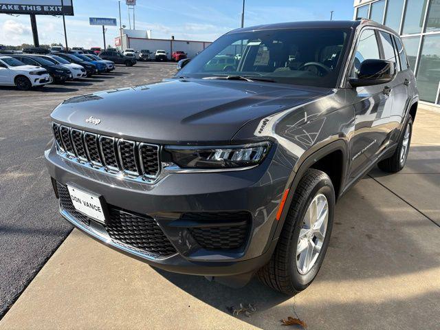 2025 Jeep Grand Cherokee GRAND CHEROKEE LAREDO X 4X4 2025 Jeep Grand Cherokee GRAND CHEROKEE LAREDO X 4X4