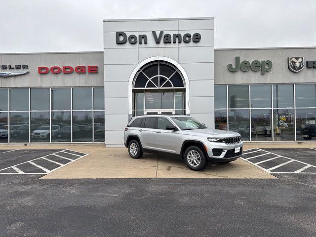 2025 Jeep Grand Cherokee GRAND CHEROKEE LAREDO X 4X4