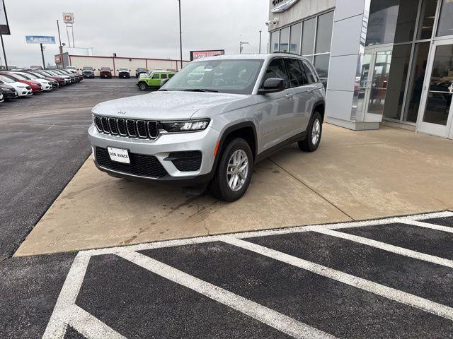 2025 Jeep Grand Cherokee GRAND CHEROKEE LAREDO X 4X4