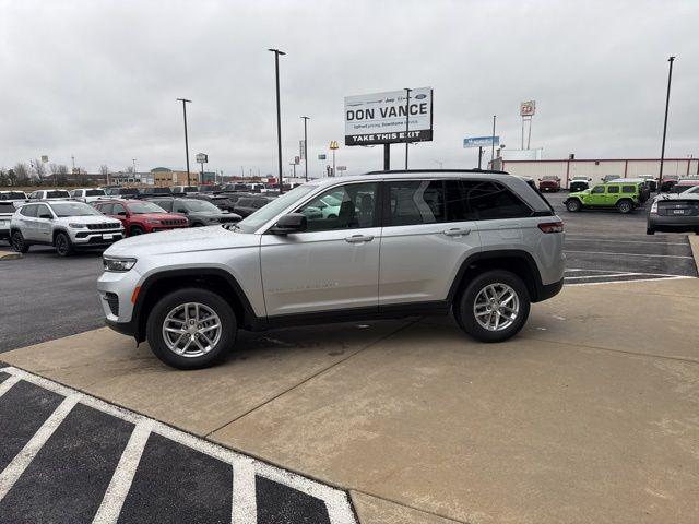 2025 Jeep Grand Cherokee GRAND CHEROKEE LAREDO X 4X4