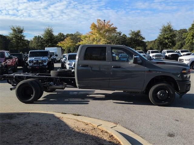 2026 RAM Ram 3500 Chassis Cab RAM 3500 TRADESMAN CREW CAB CHASSIS 4X4 60 CA 2026 RAM Ram 3500 Chassis Cab RAM 3500 TRADESMAN CREW CAB CHASSIS 4X4 60 CA