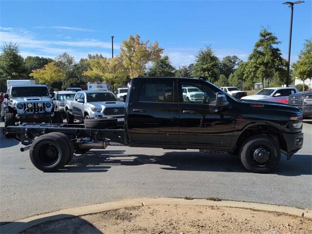 2026 RAM Ram 3500 Chassis Cab RAM 3500 TRADESMAN CREW CAB CHASSIS 4X4 60 CA 2026 RAM Ram 3500 Chassis Cab RAM 3500 TRADESMAN CREW CAB CHASSIS 4X4 60 CA
