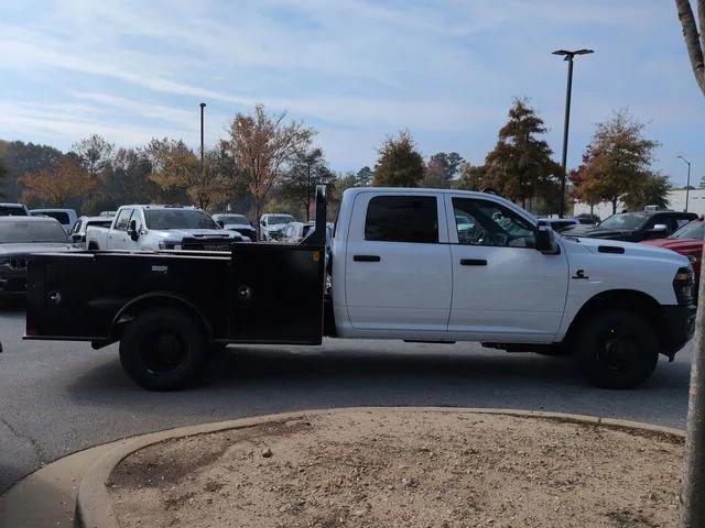 2026 RAM Ram 3500 Chassis Cab RAM 3500 TRADESMAN CREW CAB CHASSIS 4X4 60 CA