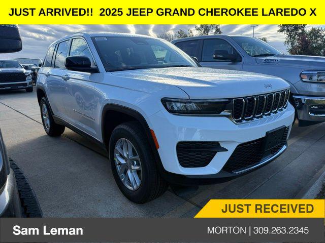 2025 Jeep Grand Cherokee GRAND CHEROKEE LAREDO X 4X4
