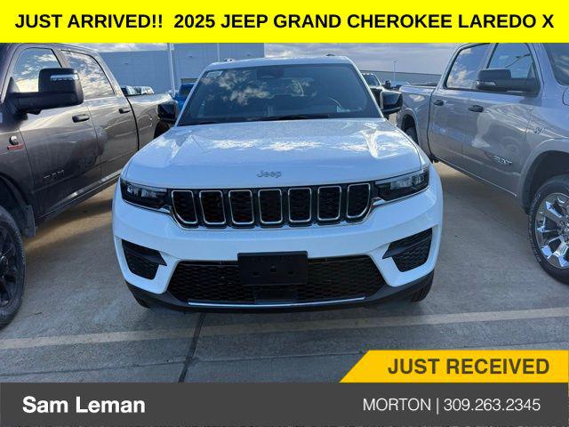 2025 Jeep Grand Cherokee GRAND CHEROKEE LAREDO X 4X4