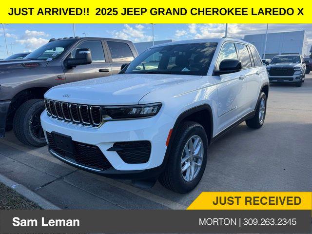 2025 Jeep Grand Cherokee GRAND CHEROKEE LAREDO X 4X4