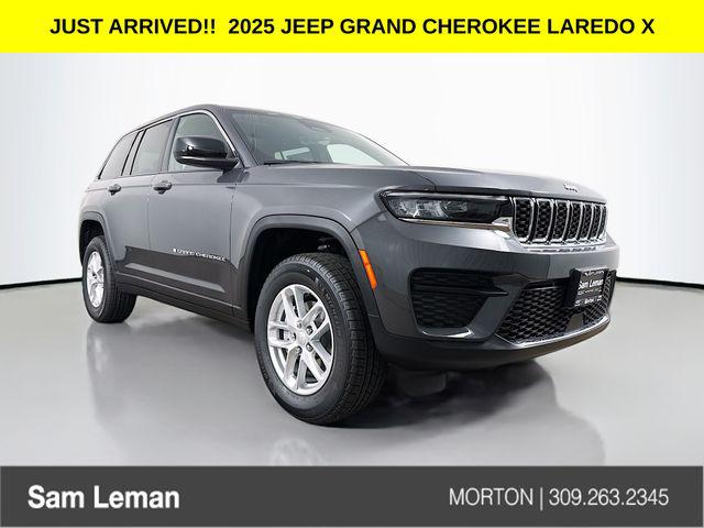 2025 Jeep Grand Cherokee GRAND CHEROKEE LAREDO X 4X4
