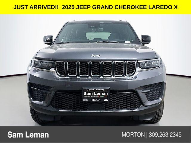 2025 Jeep Grand Cherokee GRAND CHEROKEE LAREDO X 4X4