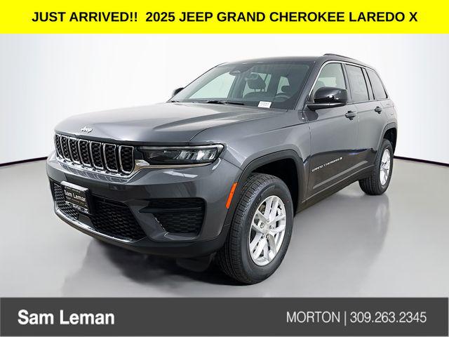 2025 Jeep Grand Cherokee GRAND CHEROKEE LAREDO X 4X4