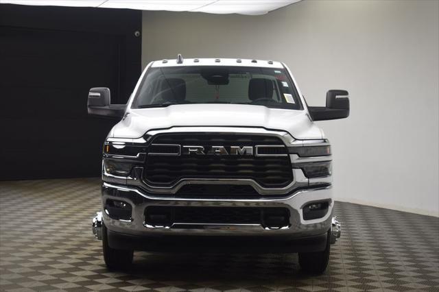 2026 RAM Ram 3500 Chassis Cab RAM 3500 TRADESMAN CHASSIS REGULAR CAB 4X4 84 CA 2026 RAM Ram 3500 Chassis Cab RAM 3500 TRADESMAN CHASSIS REGULAR CAB 4X4 84 CA