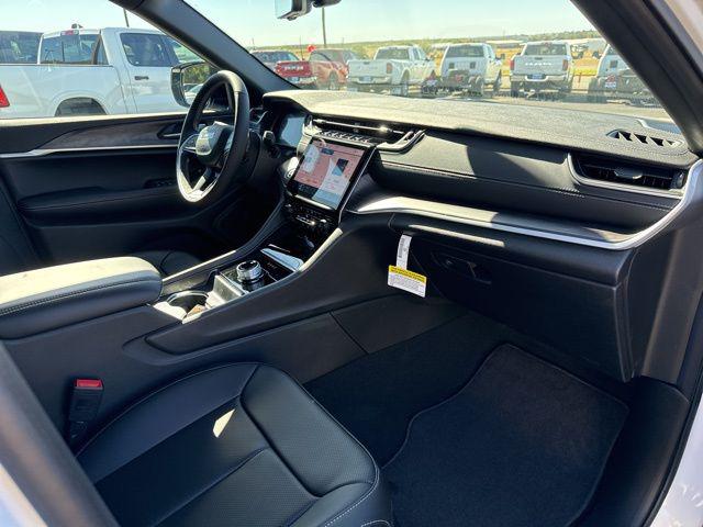2025 Jeep Grand Cherokee Limited 4x2