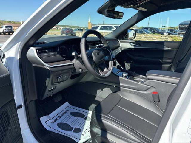 2025 Jeep Grand Cherokee Limited 4x2