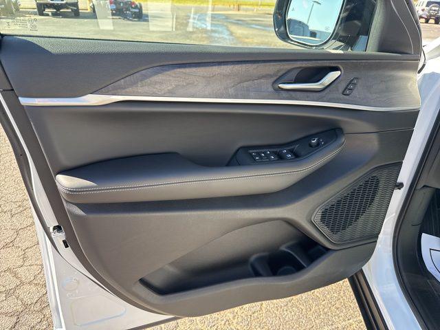 2025 Jeep Grand Cherokee Limited 4x2