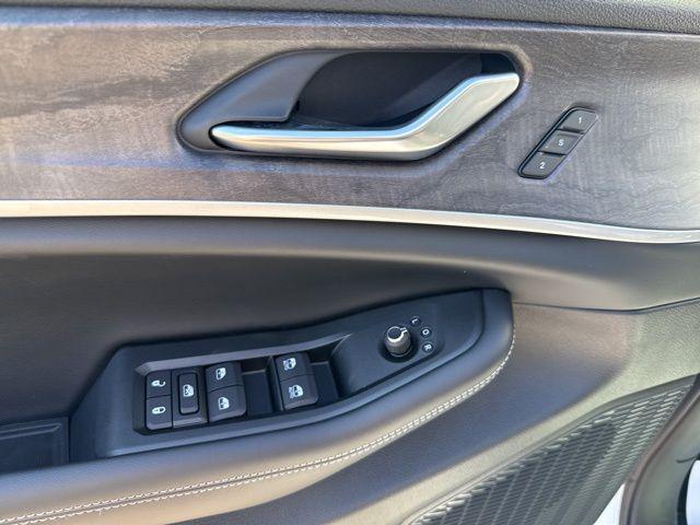 2025 Jeep Grand Cherokee Limited 4x2