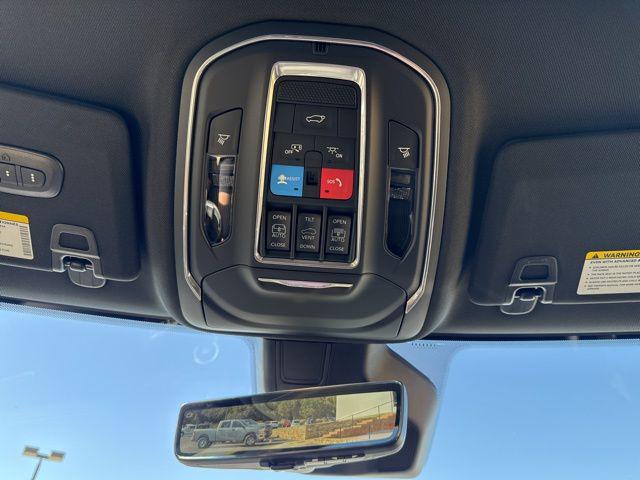 2025 Jeep Grand Cherokee Limited 4x2